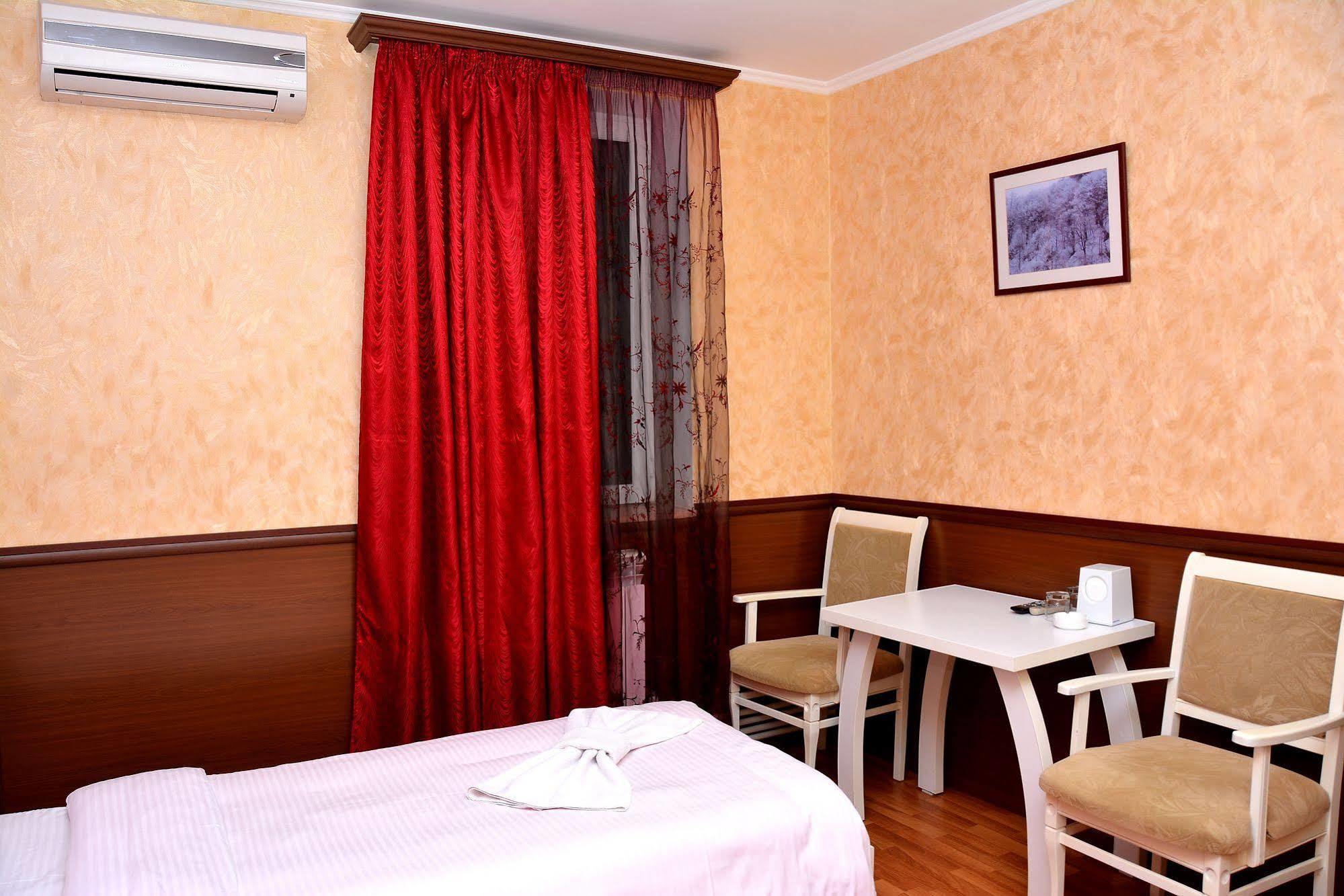 Vayk Hotel Exterior foto