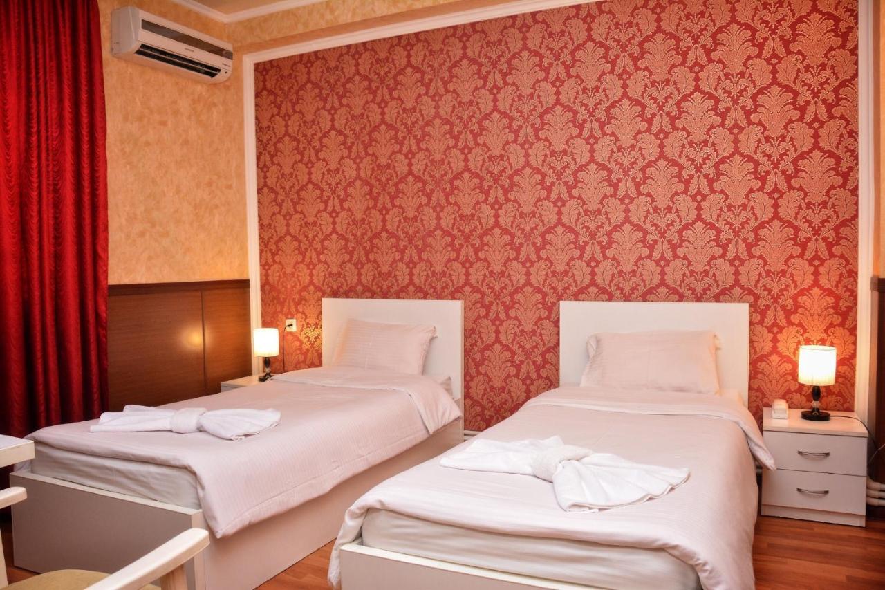 Vayk Hotel Exterior foto