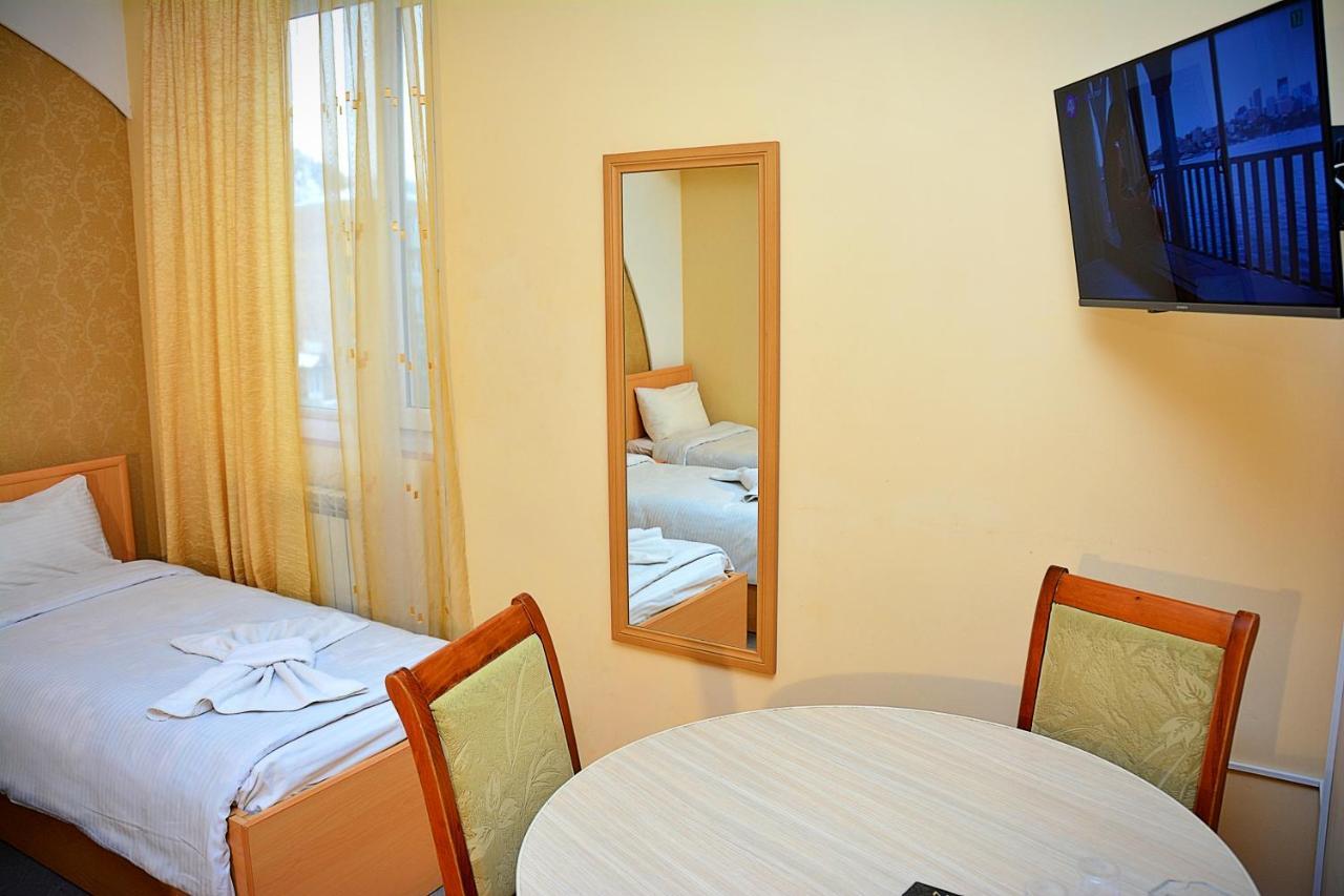 Vayk Hotel Exterior foto